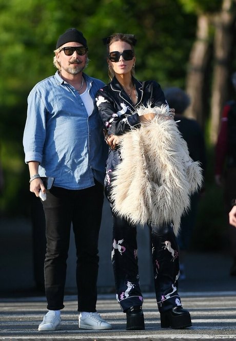 vollbusige rothaarige teen onlyfans kunst nackte foto