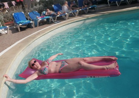 Katy Yardley heiße bild