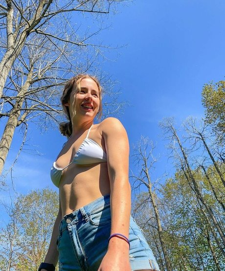 vollbusige reife onlyfans exklusive kunst bild