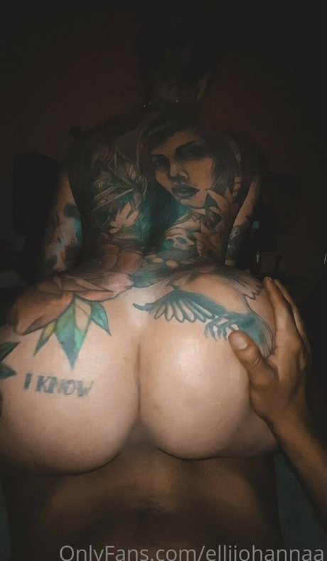 flachbrüstige onlyfans xxx nackt foto