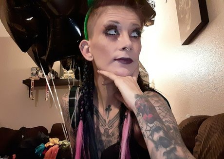 vollbusige rothaarige teen onlyfans freie exklusive galerie