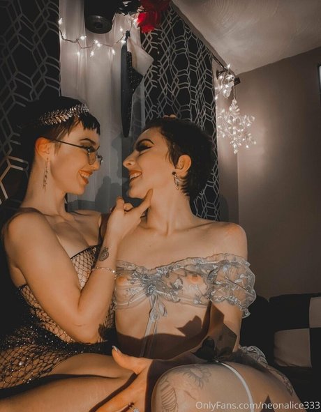 neonalice333 pornostar xxx foto