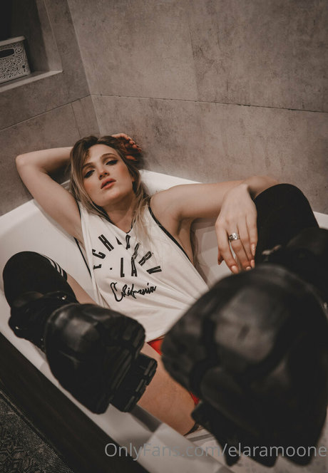 elaramoone schauspielerin freie archiv