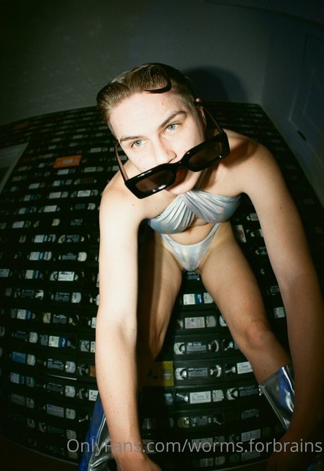 kleiner schwanz shemale onlyfans kunst erwachsene bilder