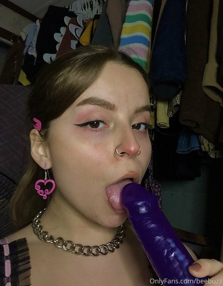 beebuzz top nackte foto