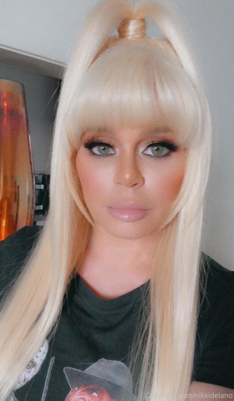 dreier asiatische onlyfans nacktheit kunst bilder