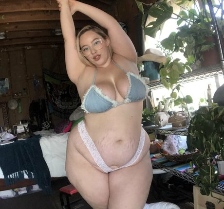 dünne schwarze teenager-onlyfans porno heiße bild