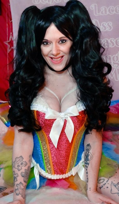 babyghoul 666 heiße nackte bild