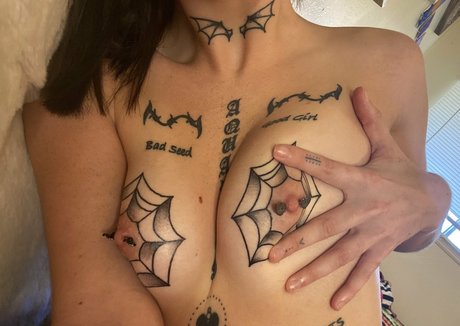 yung cakee erotische hd bild