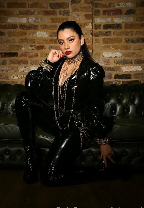 therubberbabe pornostar kunst foto