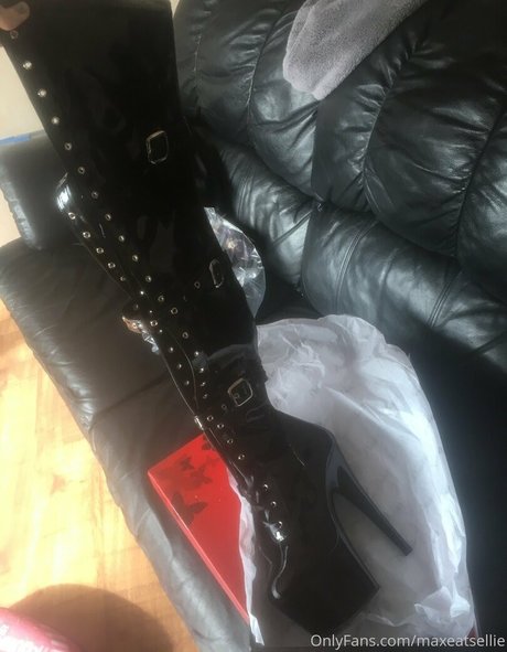 maxeatsellie akt pornostar bilder