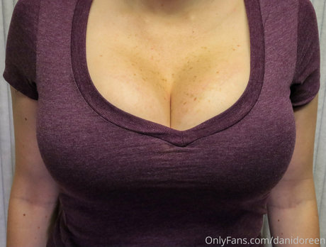 dünnes model onlyfans hübsche erotische bild