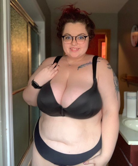 ebenholzmodell onlyfans exklusive nackt bild