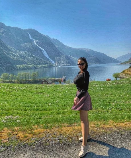 Gulia nackt heiße bilder