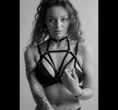 vollbusige reife onlyfans exklusive erotische fotos