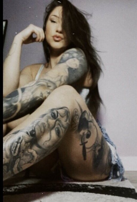 latex-onlyfans kunst galerien