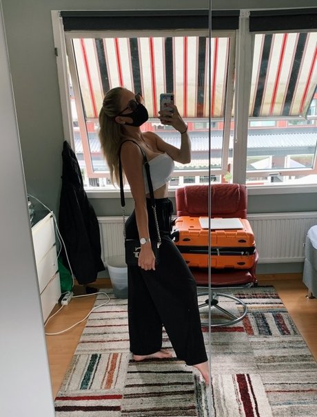 vollbusige rothaarige teen onlyfans perfekte sexy bilder