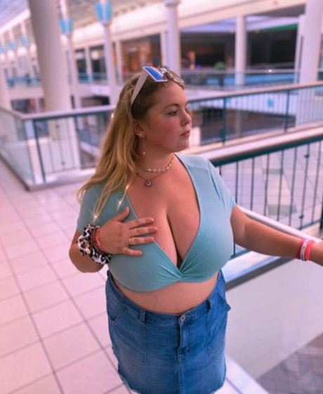 milf handjob onlyfans schöne exklusive foto