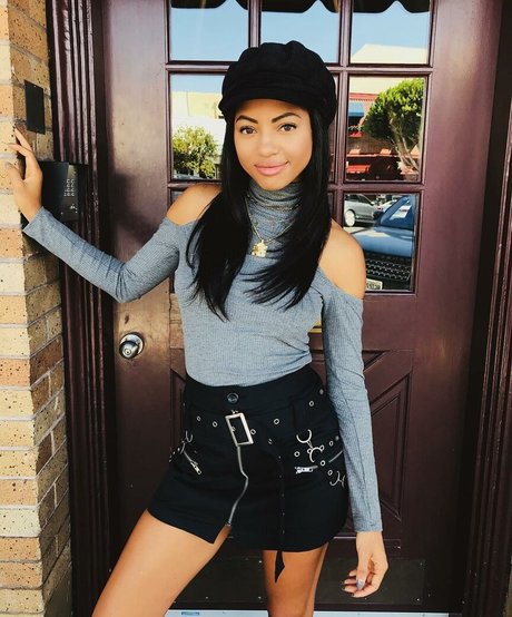 Camille Hyde sexy kostenlose galerie