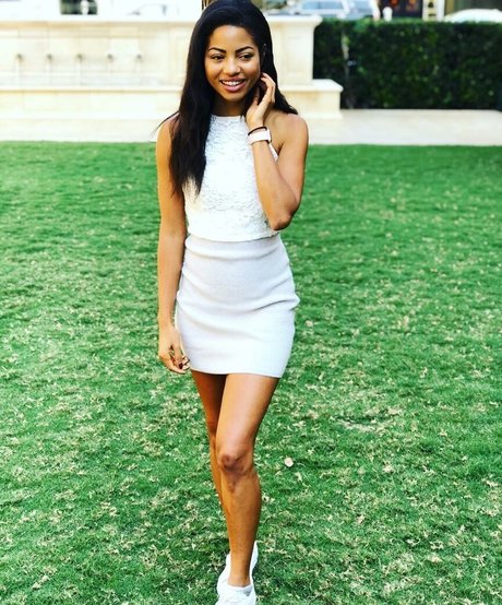 Camille Hyde schöne erwachsene fotos