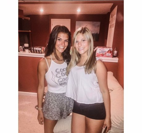 sportliche blonde onlyfans nackt freie bild