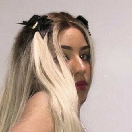 zierliche asiatische onlyfans top exklusive archiv