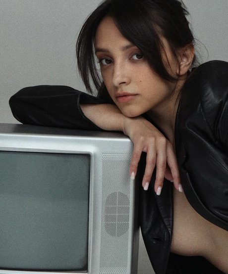 Olivia Linz hübsche kostenlose archiv