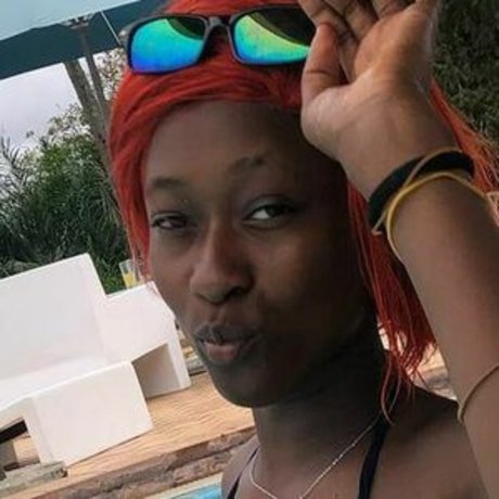 muschi nass onlyfans kunst exklusive bild