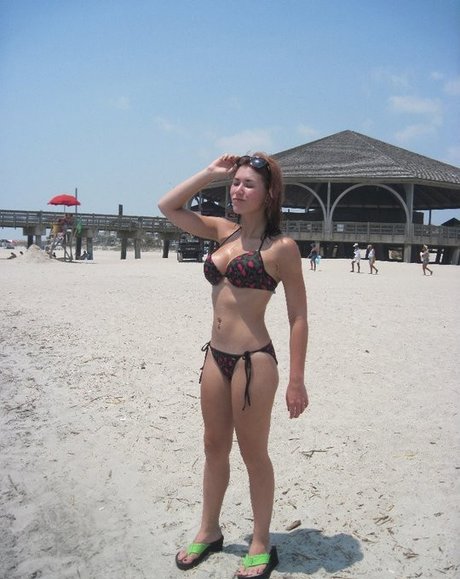 Mira Scarlet beste exklusive bilder