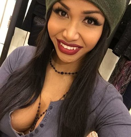 Mia Tasiilemiliona nackt sexy archiv