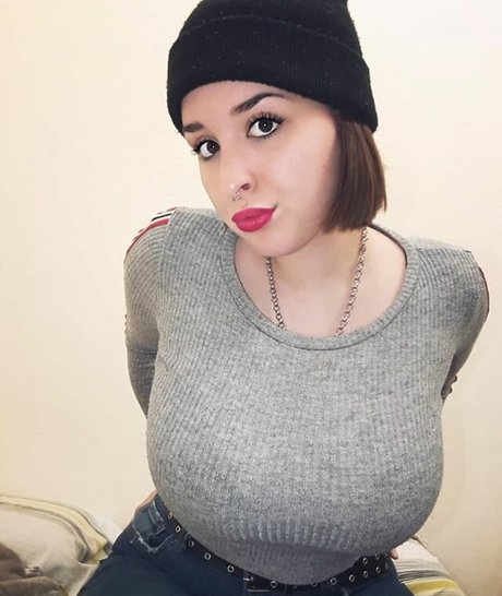 sperma auf großen titten onlyfans kunst nette bild