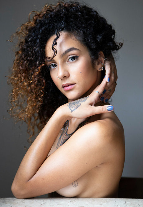 Julia Barboza Pimentel nackten pornostar bilder