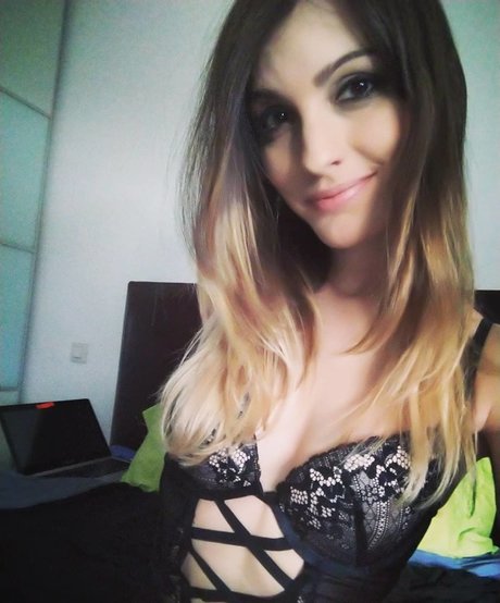 black bunny onlyfans erotische kunst archiv