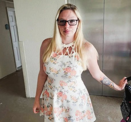 blonde schwangere onlyfans heiße schöne galerie