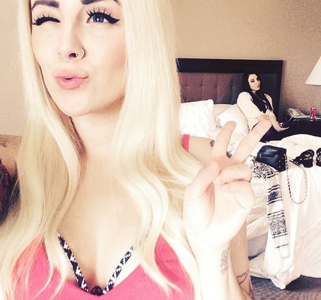 SJ Valenz perfekte erwachsene fotos