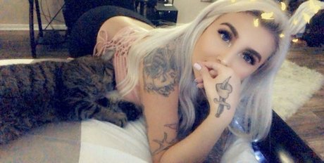 SJ Valenz sexy nackte bilder