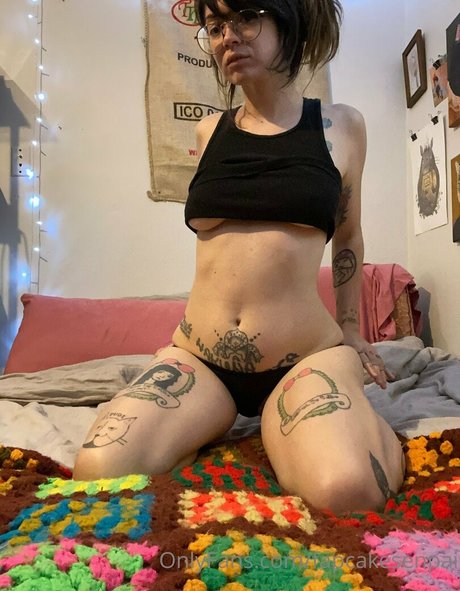 mollige emo-onlyfans kunst akt fotos