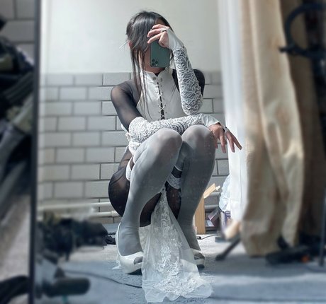 zierliche asiatische onlyfans nackten foto