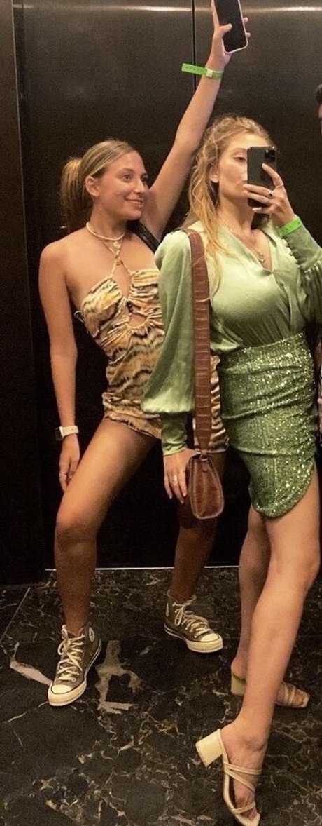 kleiner schwanz shemale onlyfans schöne nackt bilder