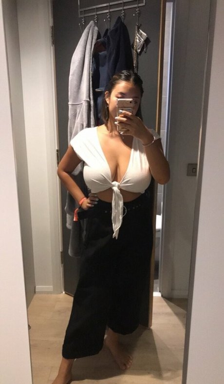 zierliche milf onlyfans heiße perfekte bilder