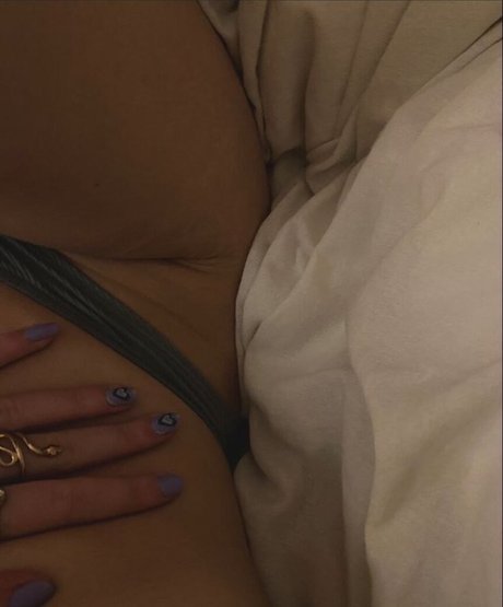 malazala sexy nacktheit bild