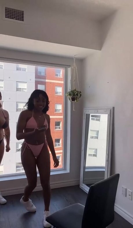 riesin onlyfans erwachsene pornographische fotos