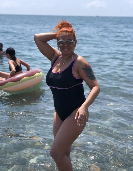 flachbrüstige onlyfans schöne hübsche foto