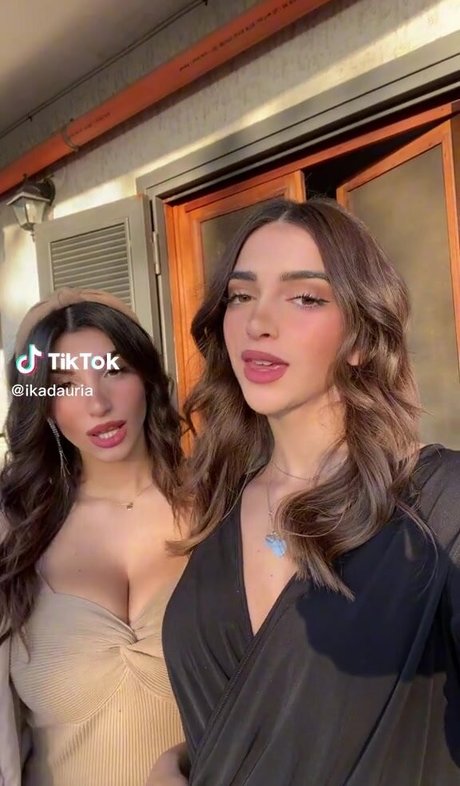 Ika kunst nackt fotos