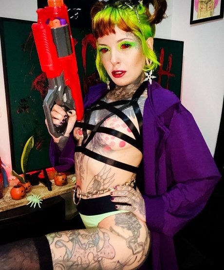 Mari Zombie porno xxx bilder