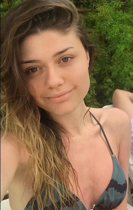 vollbusige rothaarige teen onlyfans xxx nette fotos