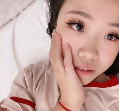 Bawnsai nacktheit hübsche galerien