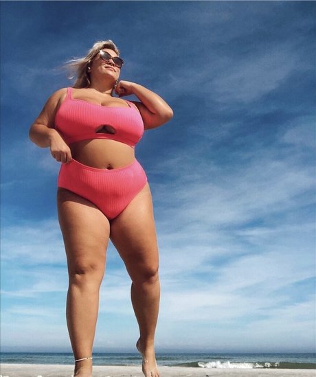 latina-milf-onlyfans hd akt foto