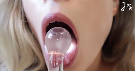 LaraJuicy schöne erotische bild