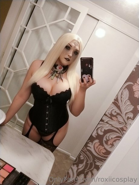 Roxii Cosplay nackten pornostar galerie